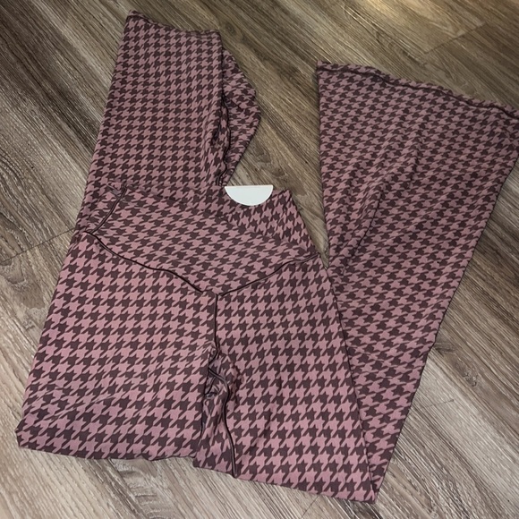 🦋Aerie crossover super flare legging - Picture 3 of 6